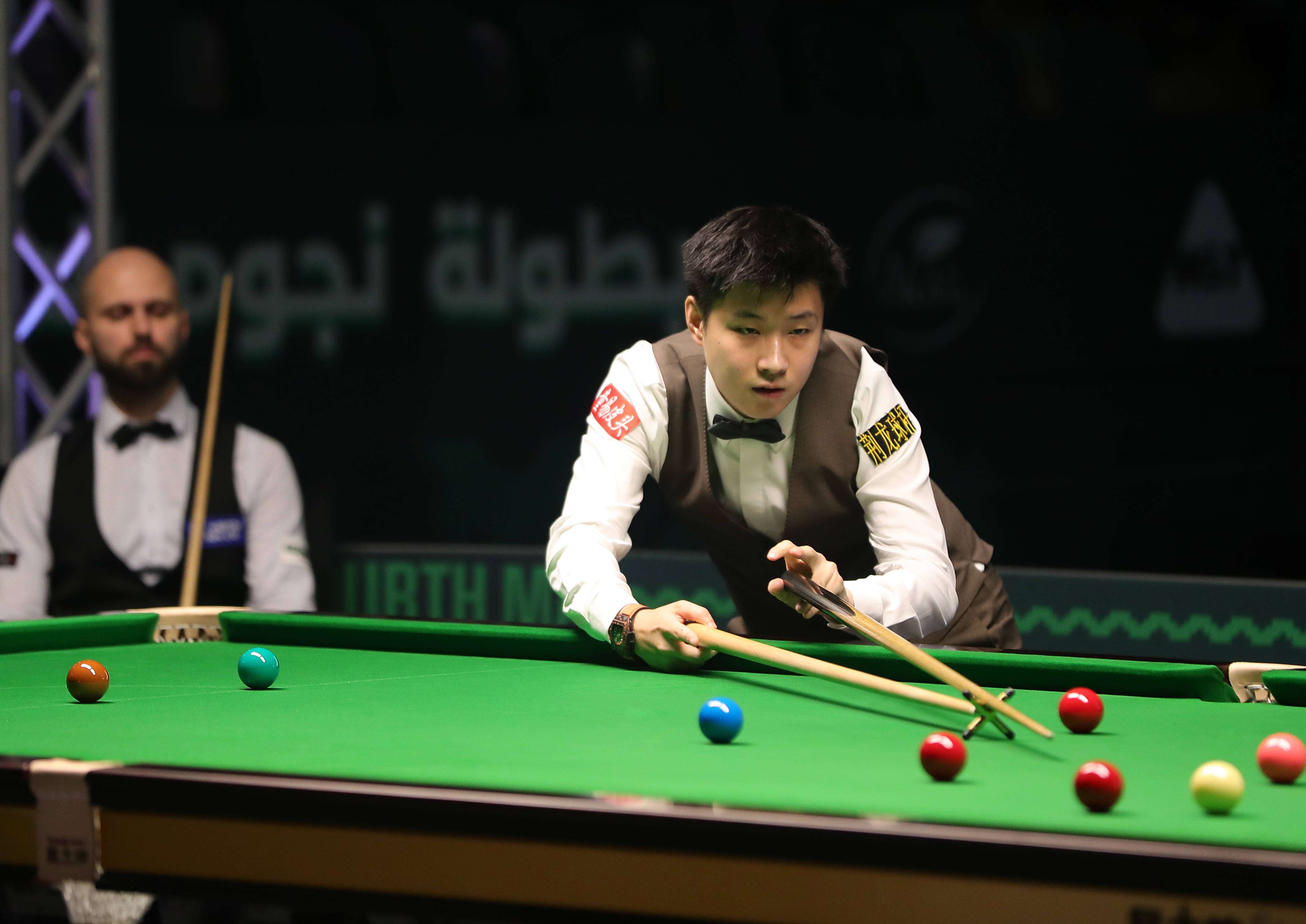 开激烈角逐 开激烈角逐