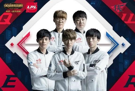 队在比赛中 队在比赛中